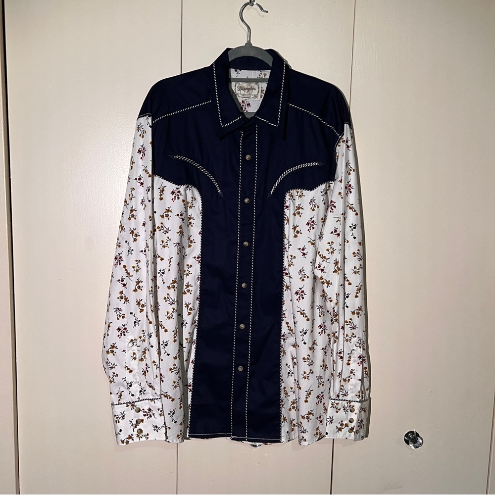 NWT Wrangler Navy Western Shirt with Floral Pattern - Pearl Snaps - Size XL